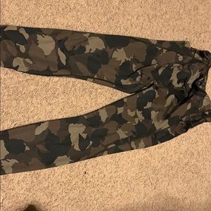 Athleta run free camo leggings